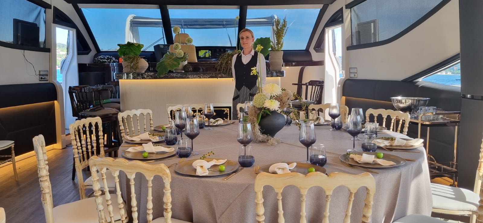 how to plan a corporate yacht event in Istanbul on the Bosphorus for international companies